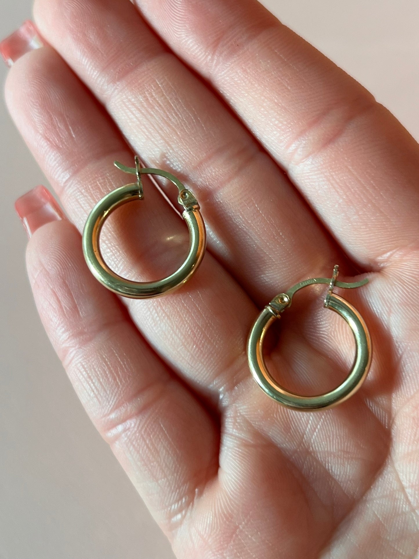10K Gold Puffy Hoops