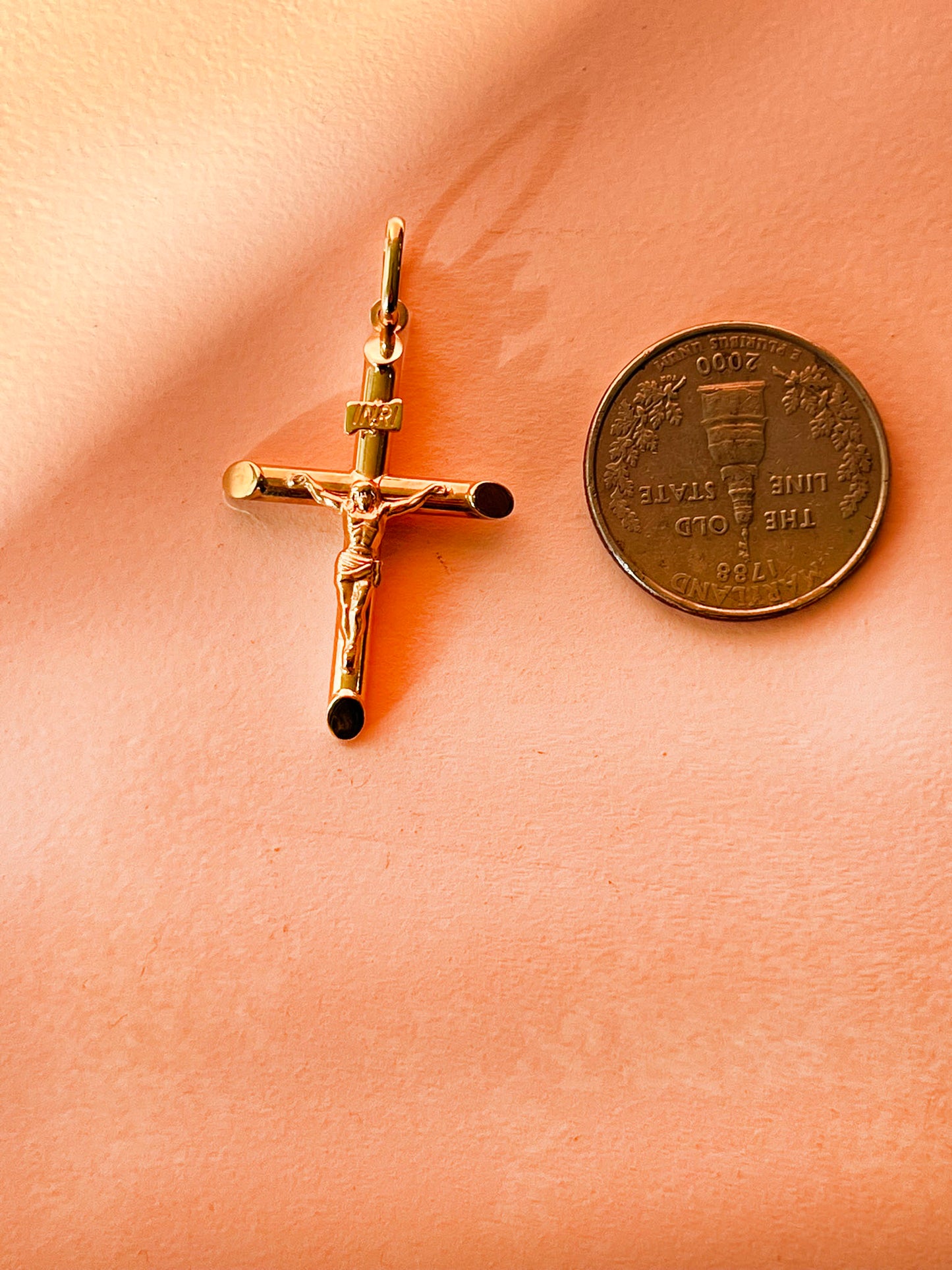 10K Gold Classic Crucifix Pendant