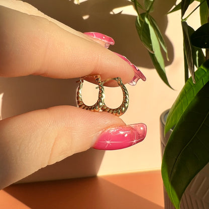 10K Gold Mini Scalloped Huggies