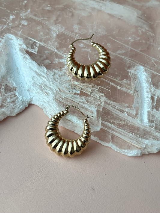 10K Gold Large Scalloped Hoops