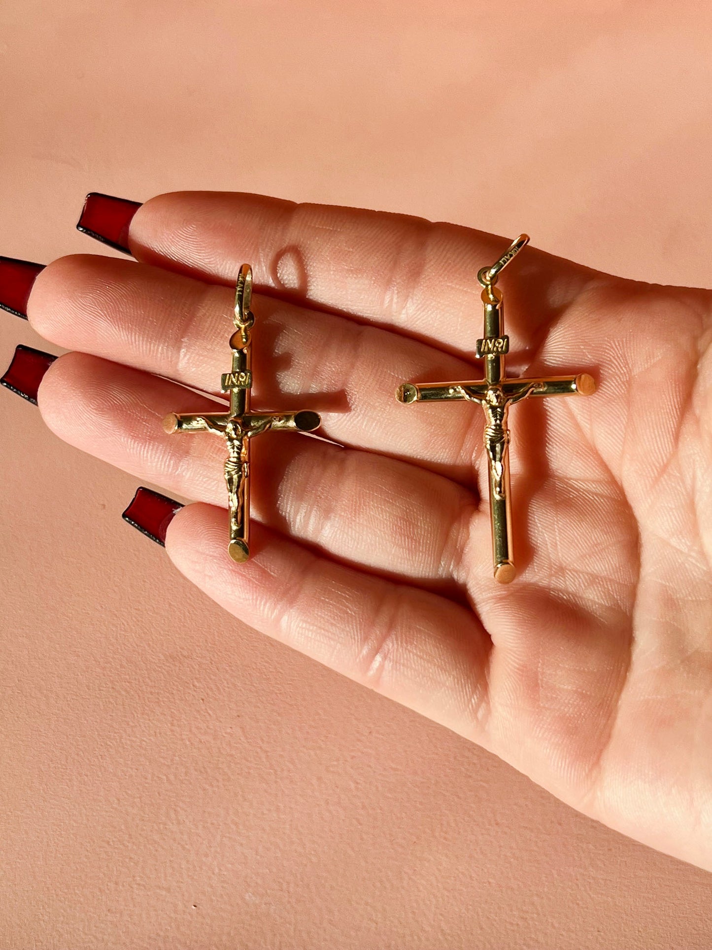 10K Gold Classic Crucifix Pendant