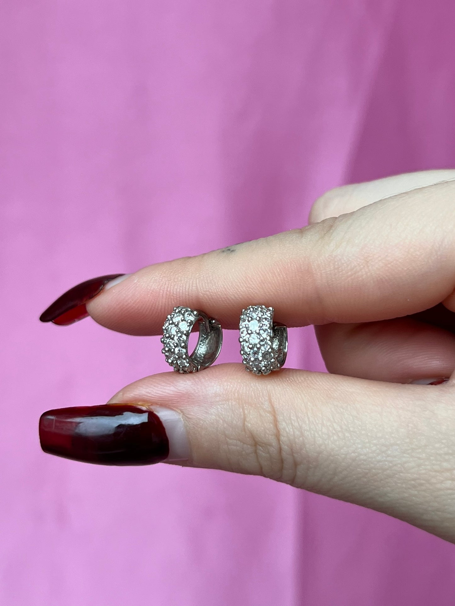 10K White Gold Huggies