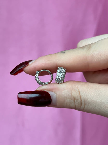 10K White Gold Huggies